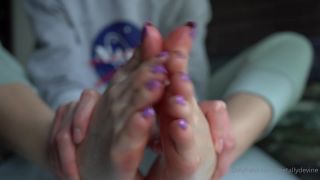TOETALLYDEVINE - Controlled By Hands And Feet.-0