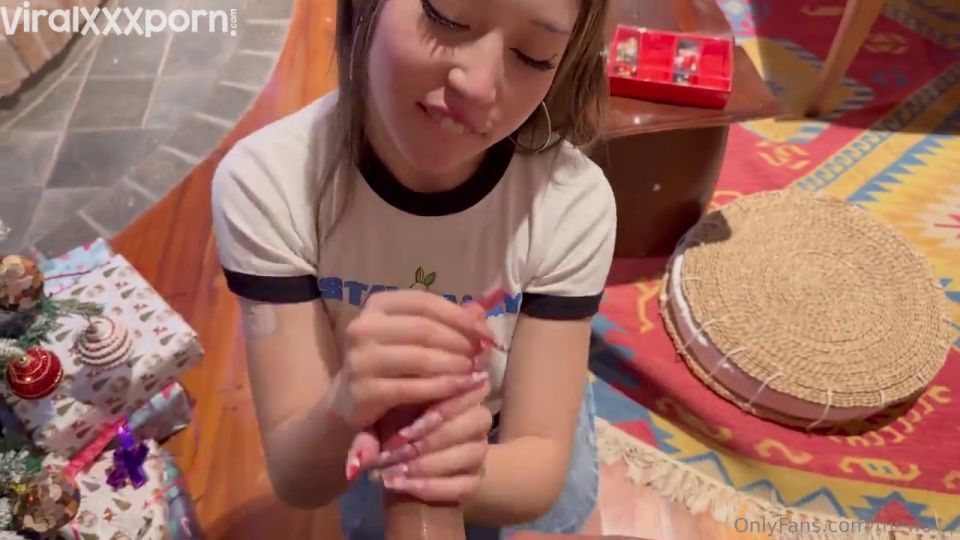 MewSlut Teases Real Girlfriend Experience in  Sex Tape Video MewSlut  Girlfriend