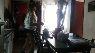 Video Housewife Without Panties Shows Her Pussy To The Technical Se...-7