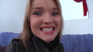 Junges teen verdien sich ihr eigenes geld Video Sex Downl...-1