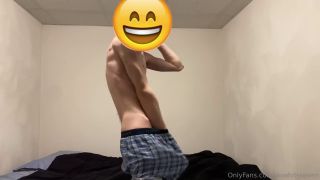 WowItsSeven - 18 Year Old Shows Off Muscles-6