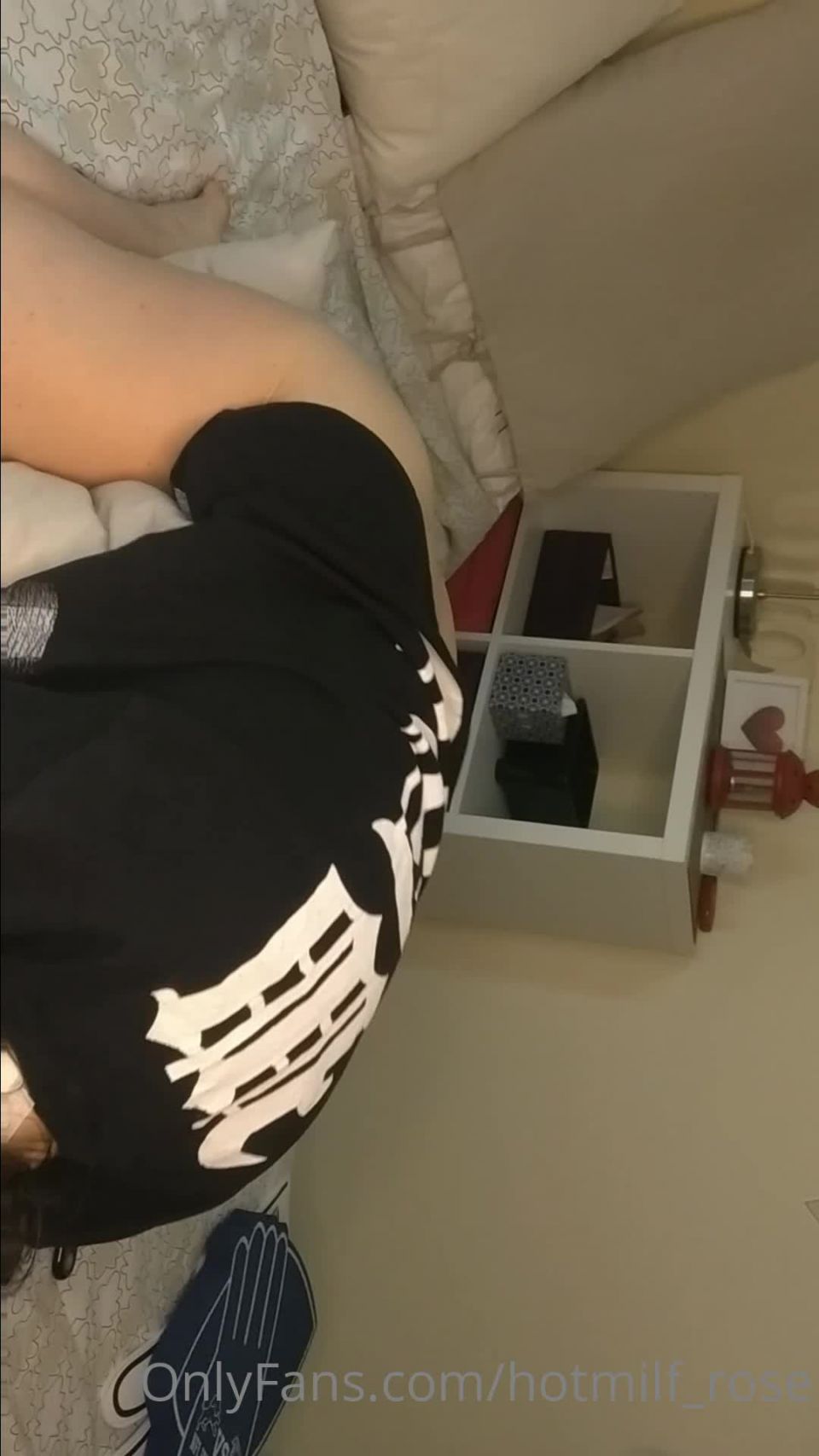 Miss Dawson - themissdawson ThemissdawsonAlways loved humping pillows But I think I recorded it the wrong way - 04-07-2020 - Onlyfans