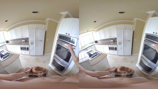 Lauren Phillips in Slutty Stepmom's Ass 2160p UltraHD/4K-2