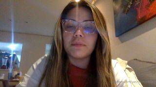 Yasmin Mineira 0grl74oxexv98rso4mk4y source-2