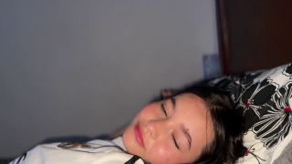 Dereckandzoe,Sofia Palvin,SaraAndAbby - Me aprovecho que hago una pijamada con mi amigo para seducir a su hermanastra y quitarle su virginid-3