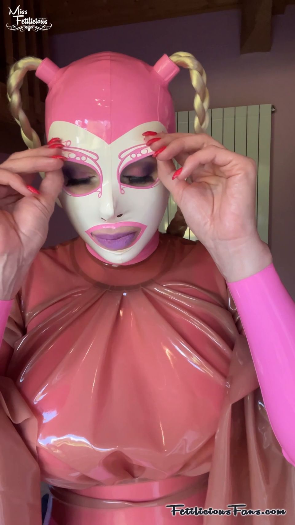 Latex Pink Barbie In South Of France Quick View Porn - Ne...