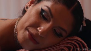 Kenna James, Zariah Aura (Shemale porn)-1
