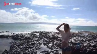 Demi has never been to Hawaii, and shes extra excited that shes going with you-5