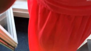 SteffiBlond - FirmenbГјro markiert - Alles einmal angepisst - und die Blumen GieГџen... - FullHD 1080P-6