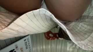 Amateur Upskirt Action 413-5