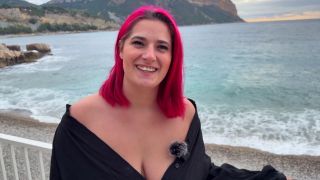 Vénus 25 Meet Her in Apt Explicit Romance Video-1