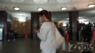  Voyeur upskirt – Tanned woman in a broad white skirt (AVI, FullHD, 1920×1080) on voyeur  | voyeur | voyeur -9