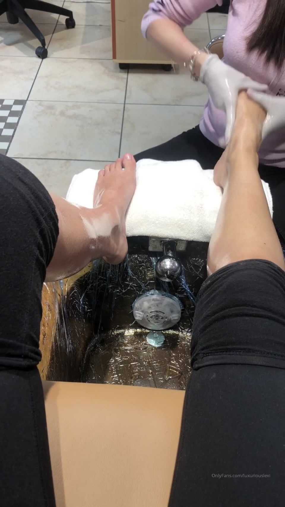 porn video 8 luxuriouslexi 30092019115835646 Min of Me getting a pedicure Good boys get on fetish porn public femdom