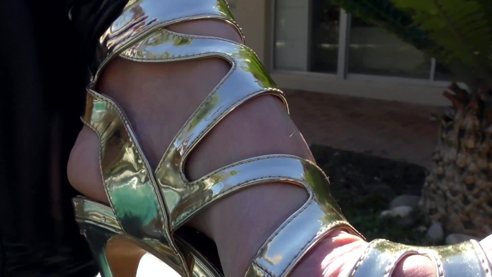 Young Goddess Kim - Becoming YGKs Foot slave foot Young Goddess Kim