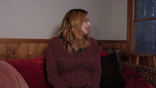 Bettie Bondage - Naive Pregnant MILF Tricked During Valentines - Pregnant-1