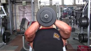 LisaCrossXXX - lisaxxxcross Lisaxxxcross - training chest in 31-10-2020-3