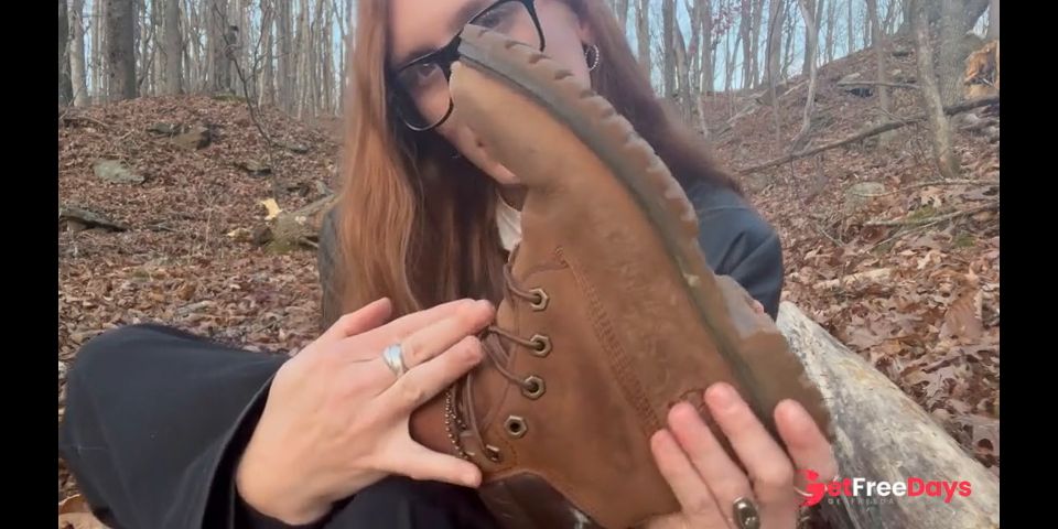 [GetFreeDays.com] WORSHIPPING MY SMELLY FEET AFTER A HIKE SMELLY FEET Porn Clip December 2022