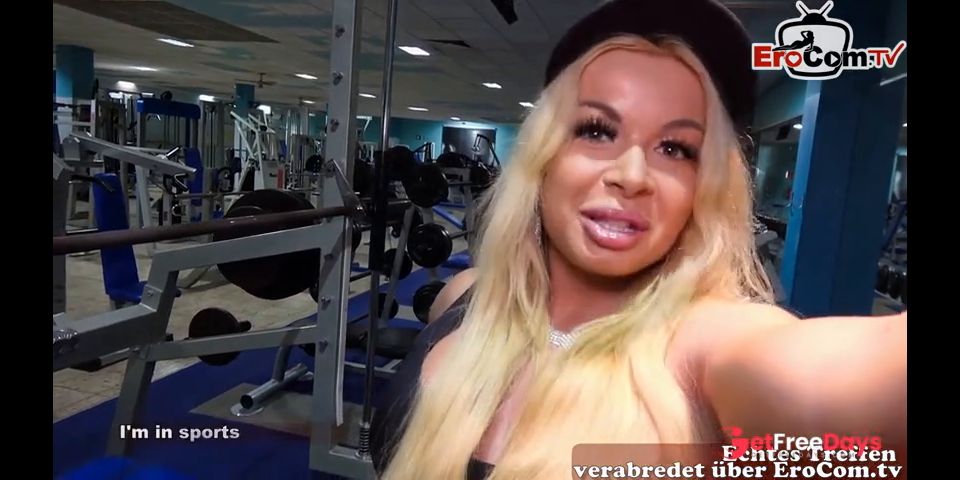 [GetFreeDays.com] Deutsche MC Fit Blondine trifft Fettsack zum Sex Sex Video March 2023