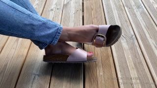 26-01-2021 – FREE FOR FANS CLIP ADDICTED TO MY FEET 14 For my little foot addicted fans.199 Foot!-3