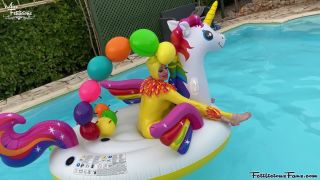 Latex Inflatable Wig At The Pool Quick View Porn - New Se...-4