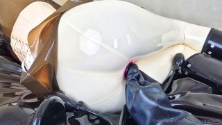Latexlovinglady - My poor rear took some pretty big toys ...-6