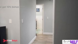 Kendra Hearts Mature Pussy Gushes As She Takes Stepsons Big Cock S9E5-1