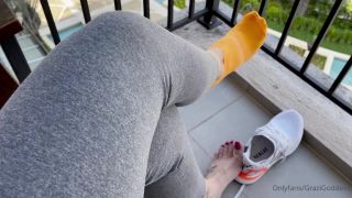 online adult clip 26 grazigoddess 16 05 2021 2111113516 pezao suado depois do treino on feet porn old foot fetish-7