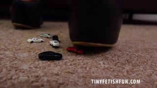 adult video clip 33 Tiny Fetish Fun – Brunette Giant Faye Taylor Crouches Low Down To The Carpet To Investigate Where The Sound Is Coming From, free femdom cams on pov -5