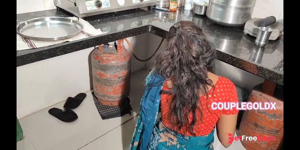 [GetFreeDays.com] Komal raste par moot rahi thi use kichen m lajakar thoka Porn Stream December 2022