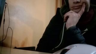 Sfw Симпатичный белый латиноамериканец вуайерист в своей одежде возбуждается в интернете.. :)-1