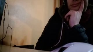 Sfw Симпатичный белый латиноамериканец вуайерист в своей одежде возбуждается в интернете.. :)-3