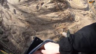 GIRLFRIEND GIVES RISKY QUICK HANDJOB AT A PUBLIC BEACH 1080p-2