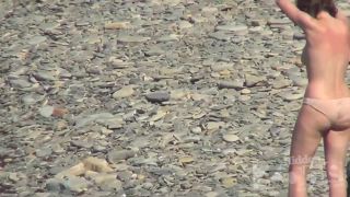  Voyeur nudism – Pretty woman with big 3174 is picking up water in the sea (AVI, FullHD, 1920×1080) - voyeur - voyeur  on voyeur -1