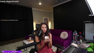 Violet Brandani BKNEemKQlE1DS4YleO6cxQIXjTOvm41r-0