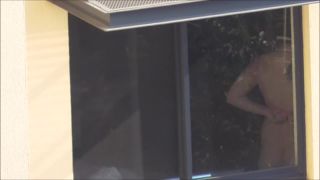 vacation-rental-window-peeper-3