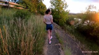 Beamititik Beth – Risky Park Outdoor Blowjob and Facial Cum Swallow – Nervous First Time.-9