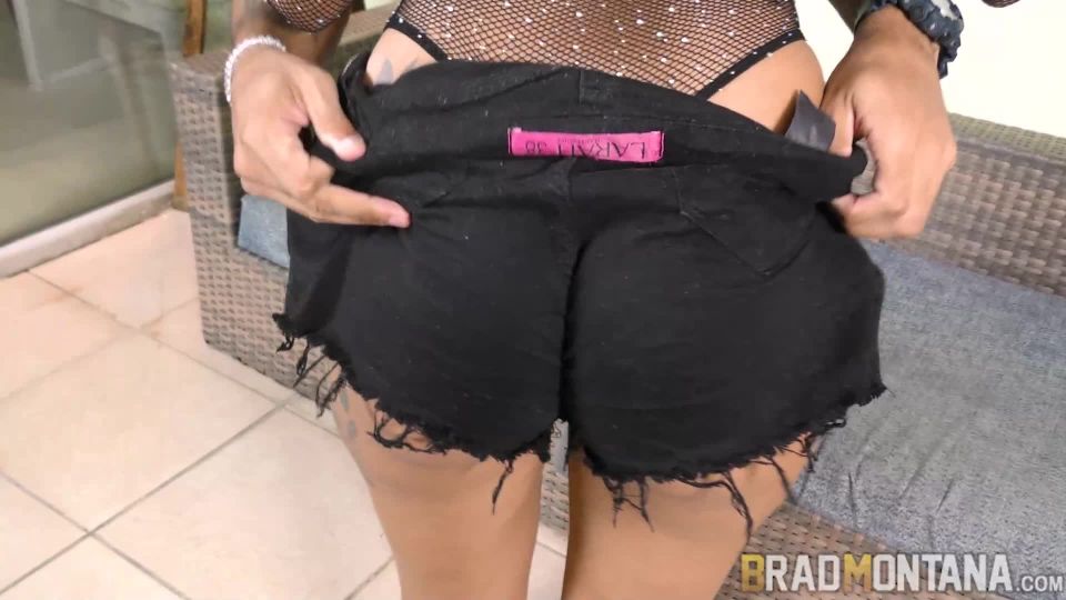 Bia Hot - Morenaca Rebolou e Levou Rola no Rabo Grande - *