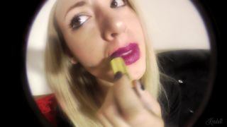Kendall OlsenMessy-Lipstick-Kisses-6