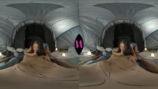 Amazing Sex in a Tent with the Beautiful Paula - Smartphone Vr - Czech-2