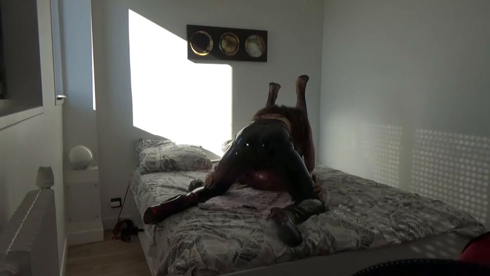 Femdom Maitresse Parker – This Person Absolutely Wanted To Test My Thrusts! 3