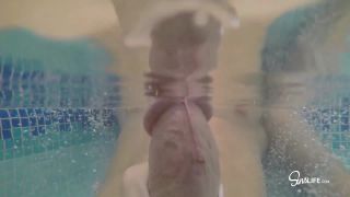 Underwater Hot Tub(Hardcore porn)-0