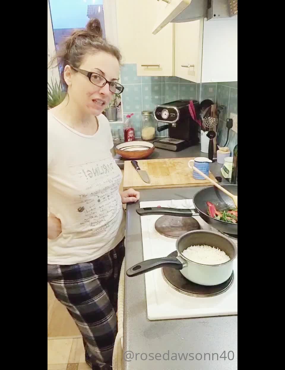 Miss Dawson - themissdawson ThemissdawsonJust cooking dinnerIn the end I stayed in Gremlin mode mind my outfit Have a - 04-03-2021 - Onlyfans