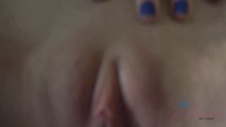 That creampie looks great coming out of her pussy!!!-3