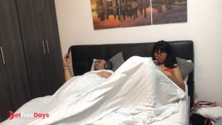 My stepsister gets horny and masturbates in front of me.-3