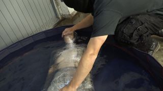 Aiyana With Cling Film in the Water.-5