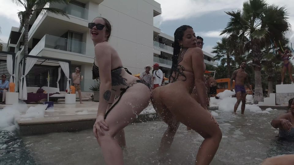 free video 28 Steffy Moreno / Onlyfans Steffymoreno - the wildest moments at the pool party lets party wild los momentos mas salvajes e 07-12-2019 - Fetish, hardcore sex toys on hardcore porn 
