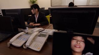 A beautiful new office lady spotted in Marunouchi is abducted on her way to work and assaulted Aizuki Himari ⋆.-2