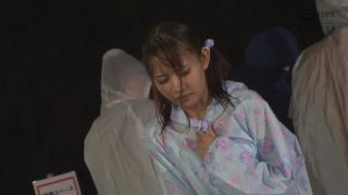 [DRPT-010] 雨に打たれながらカッパの中を全裸にされボランティア活動中に何度もこっそりイキさせられる小さい女の子 蓮見天-7