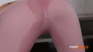 Feisty Fitness Chicks Alexis Crystal And Nicole (Amateur porn) Alexis Crystal, Nicole Love-1