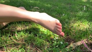 xxx clip 14 snowonshoes 06 07 2021 2155224000 flower attack - snowonshoes - feet porn pregnant foot fetish-1